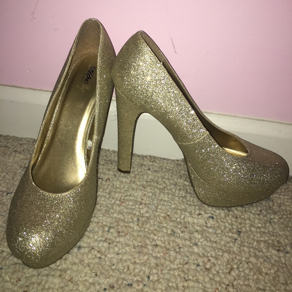 Mossimo Gold Heels (Size: 9)