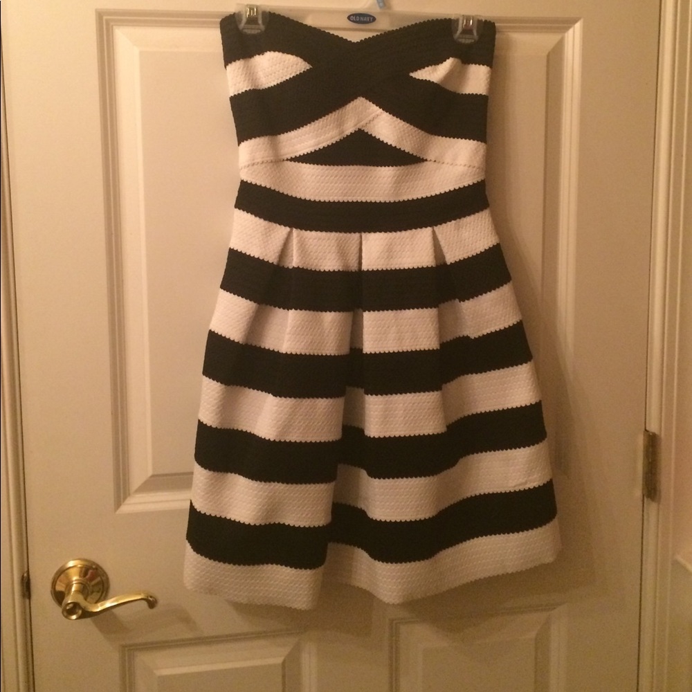 express strapless black and white dress
