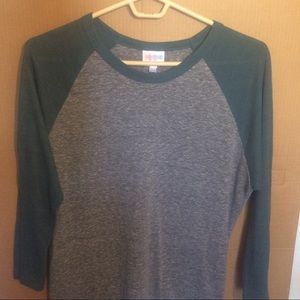 💥SOLD💥 Men's LuLaRoe grey long sleeve t shirt