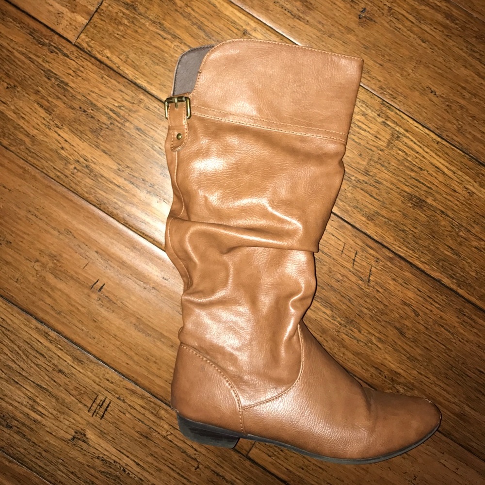 boots - Picture 2 of 3