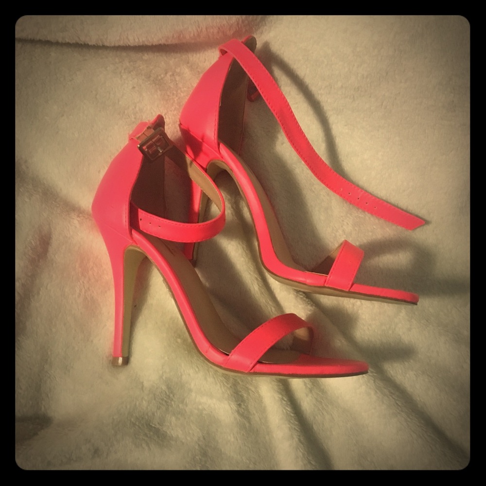 High heels shoes