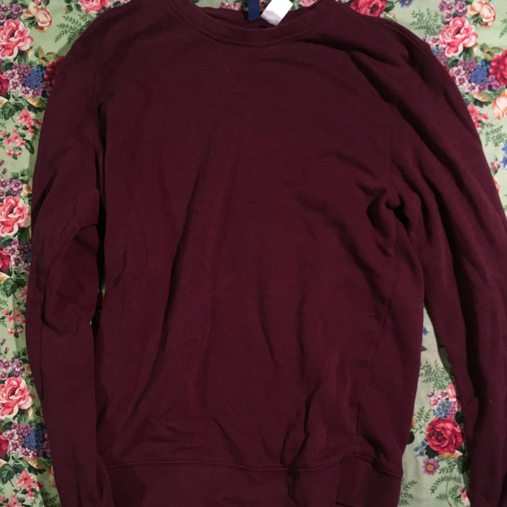 Burgundy crew neck sweatshirt