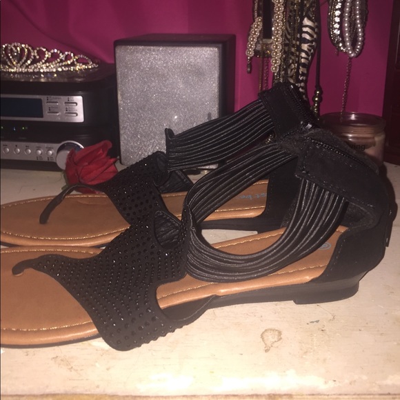 Black sandals - Picture 2 of 3