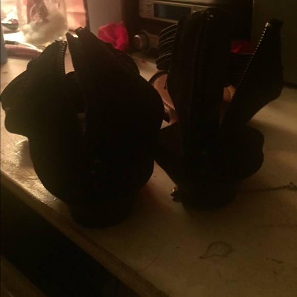 Black sandals - Picture 3 of 3