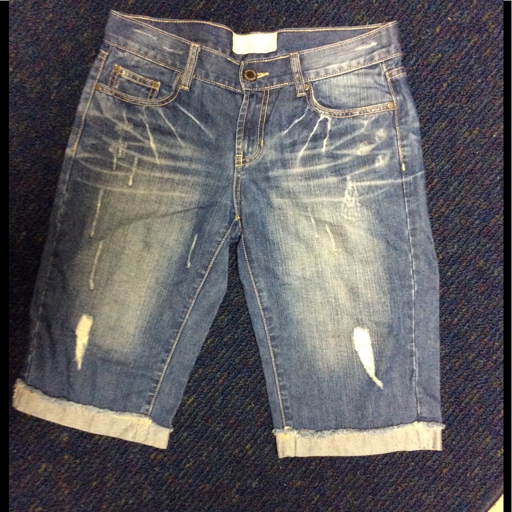 Maurice's distressed denim Bermuda shorts.size 7/8