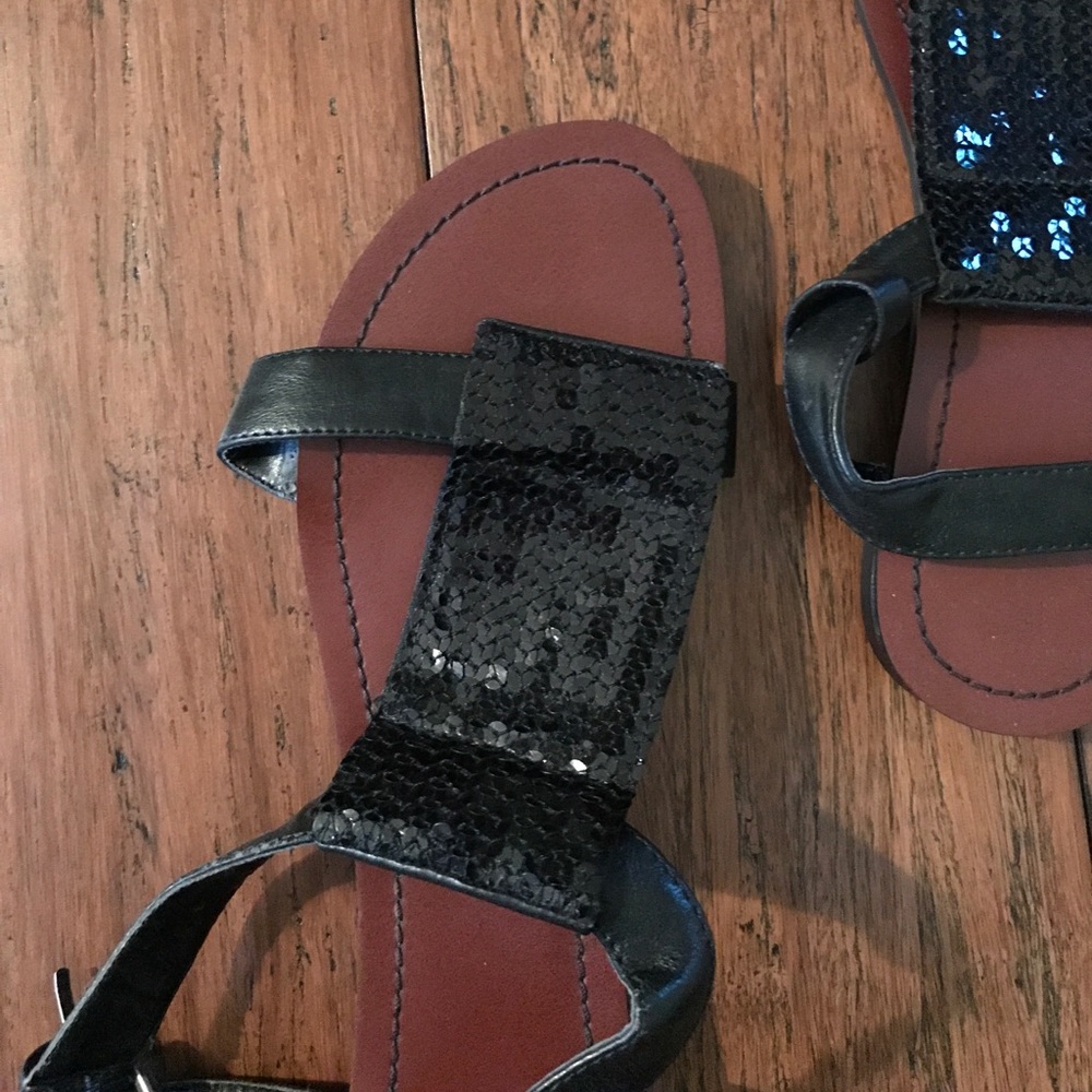 sandals - Picture 3 of 3