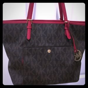 Authentic Michael Kors Snap Pocket Jet Set Tote