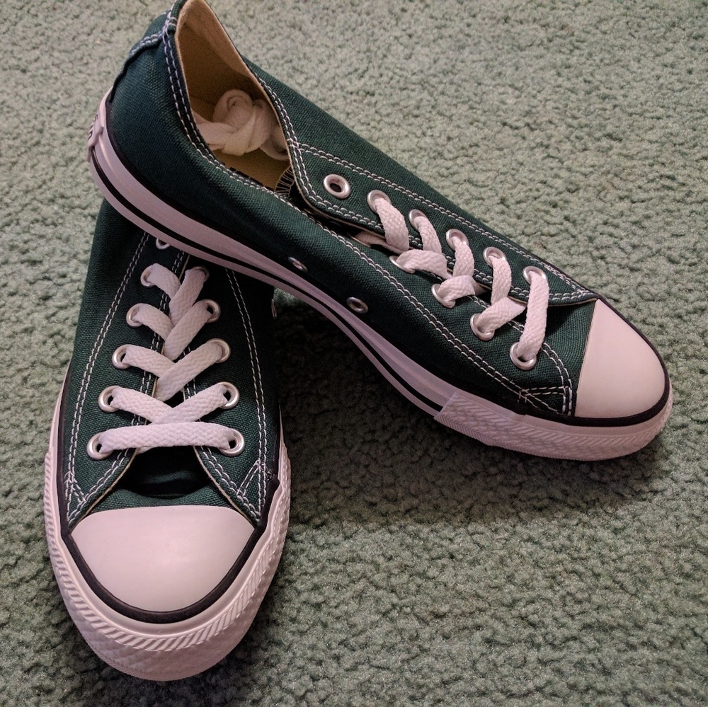 Brand new Unisex Converse Shoes in Green