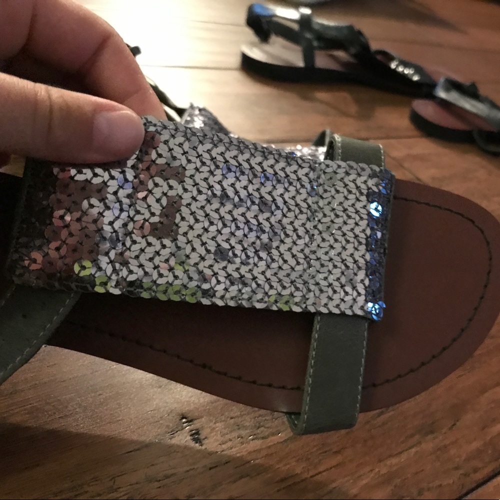 sandals - Picture 3 of 3