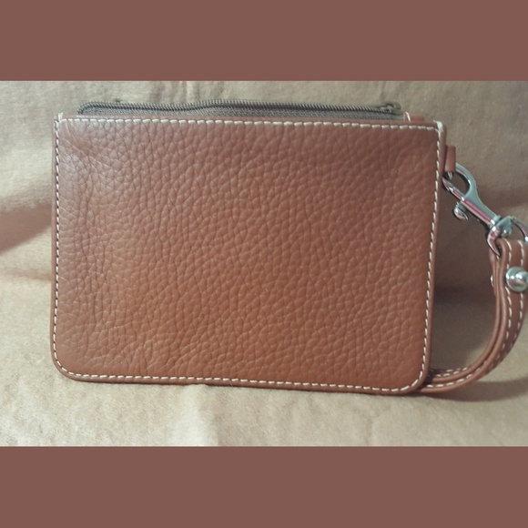 Dooney & Bourne Wrislet Chocolate Brown, Zipper Closure, Attached Keyring  NWOT - Picture 4 of 7