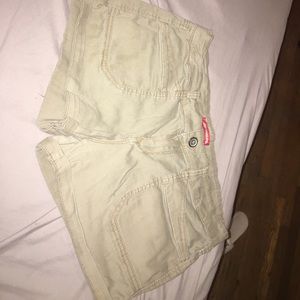 Kaki shorts