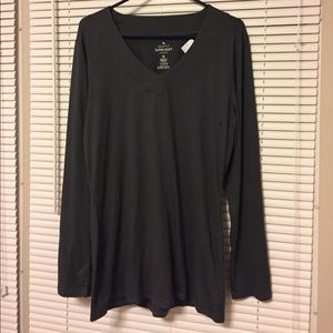 Gray long sleeve tee