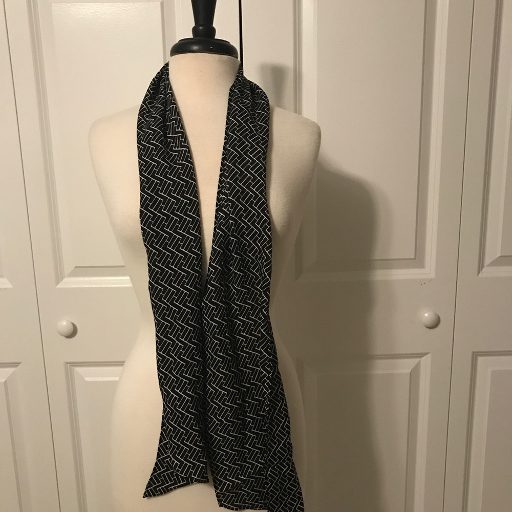 3/$18 SALE Black and white patterned skinny scarf