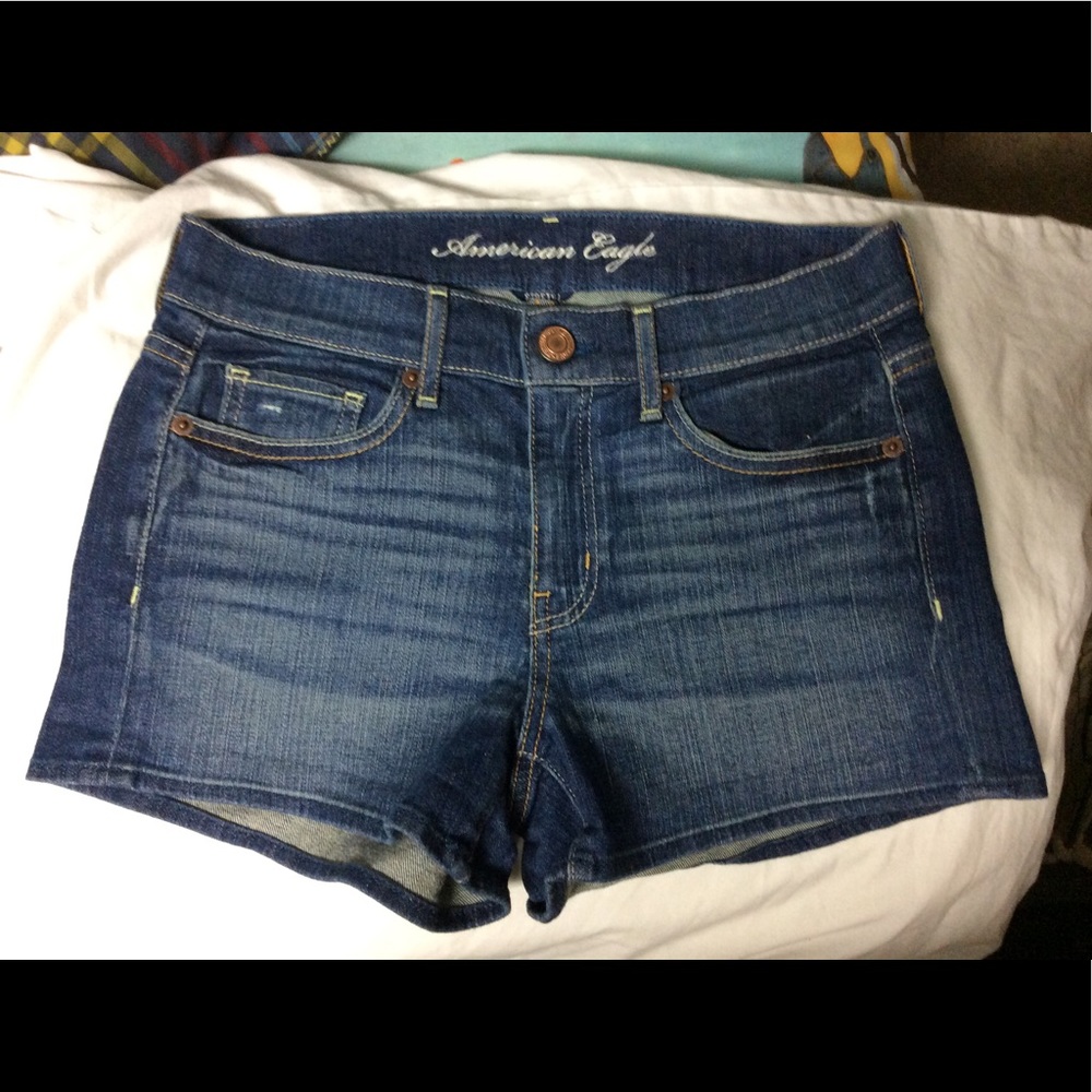 American Eagle jean shorts.. size 4