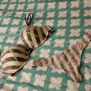 Victoria's Secret Very Sexy Push up & V string 36C
