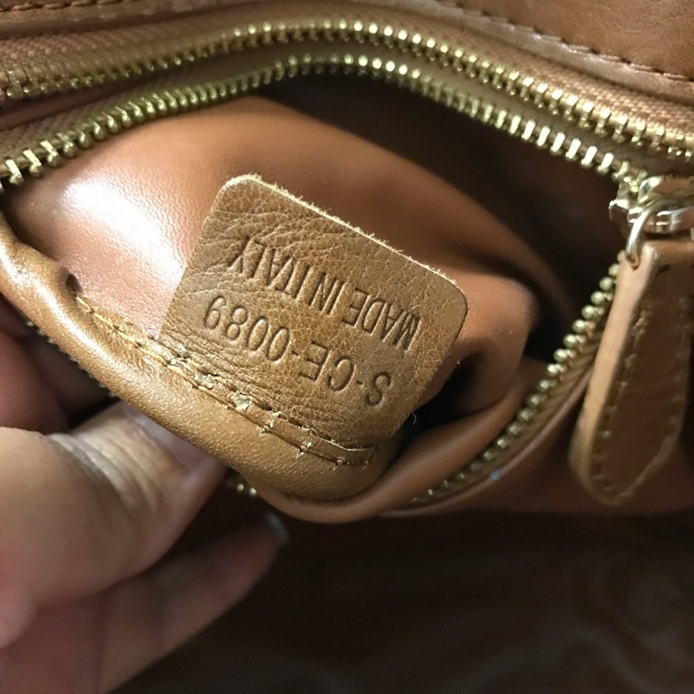 Celine - Picture 5 of 8