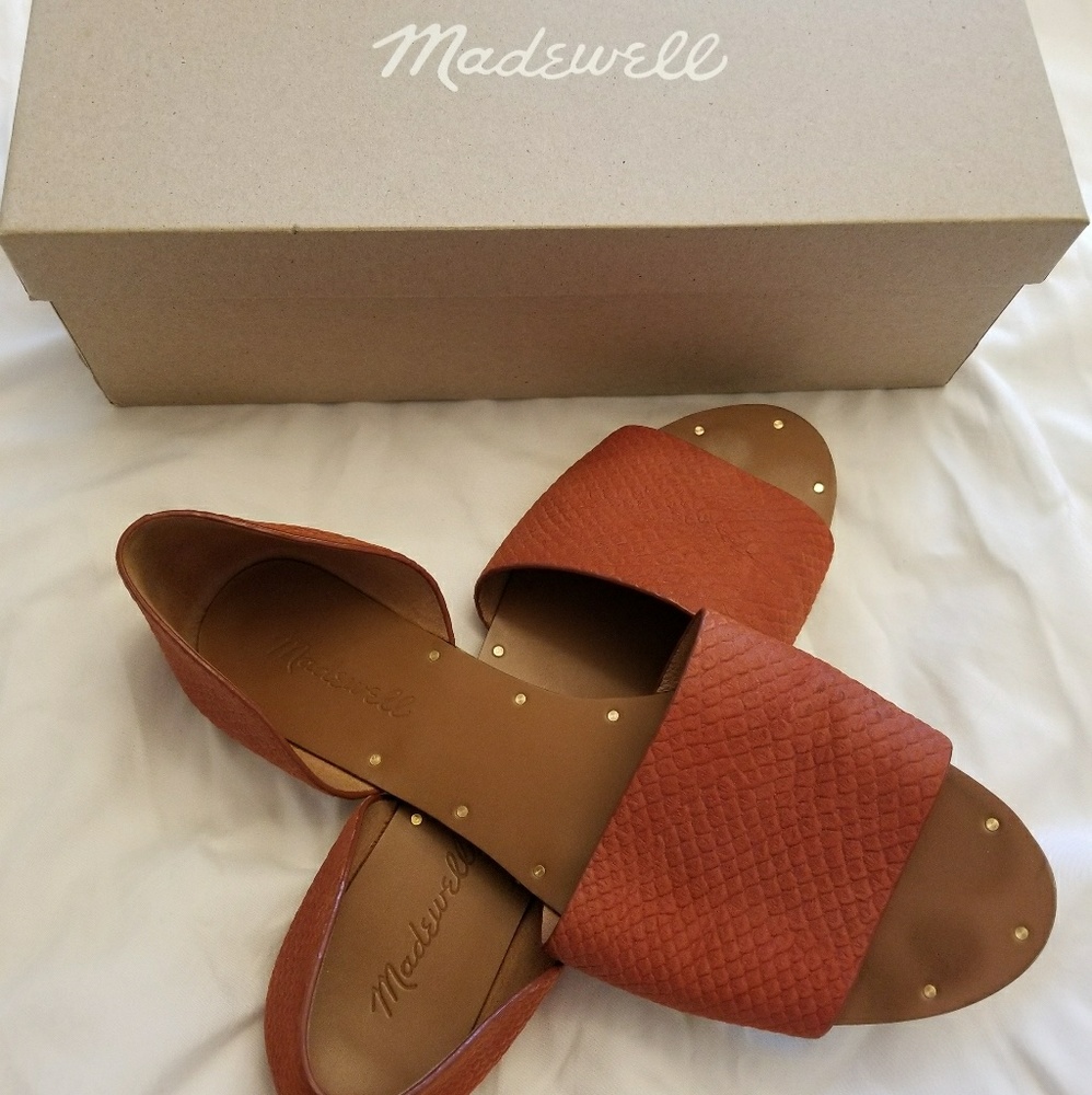 Madewell Thea Sandal in Embossed Leather
