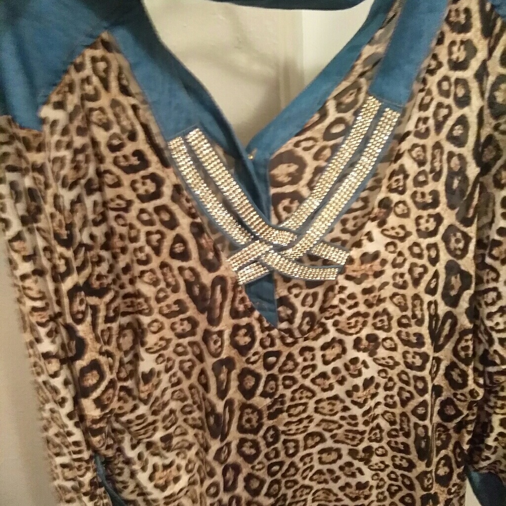 Leopard top - Picture 2 of 3
