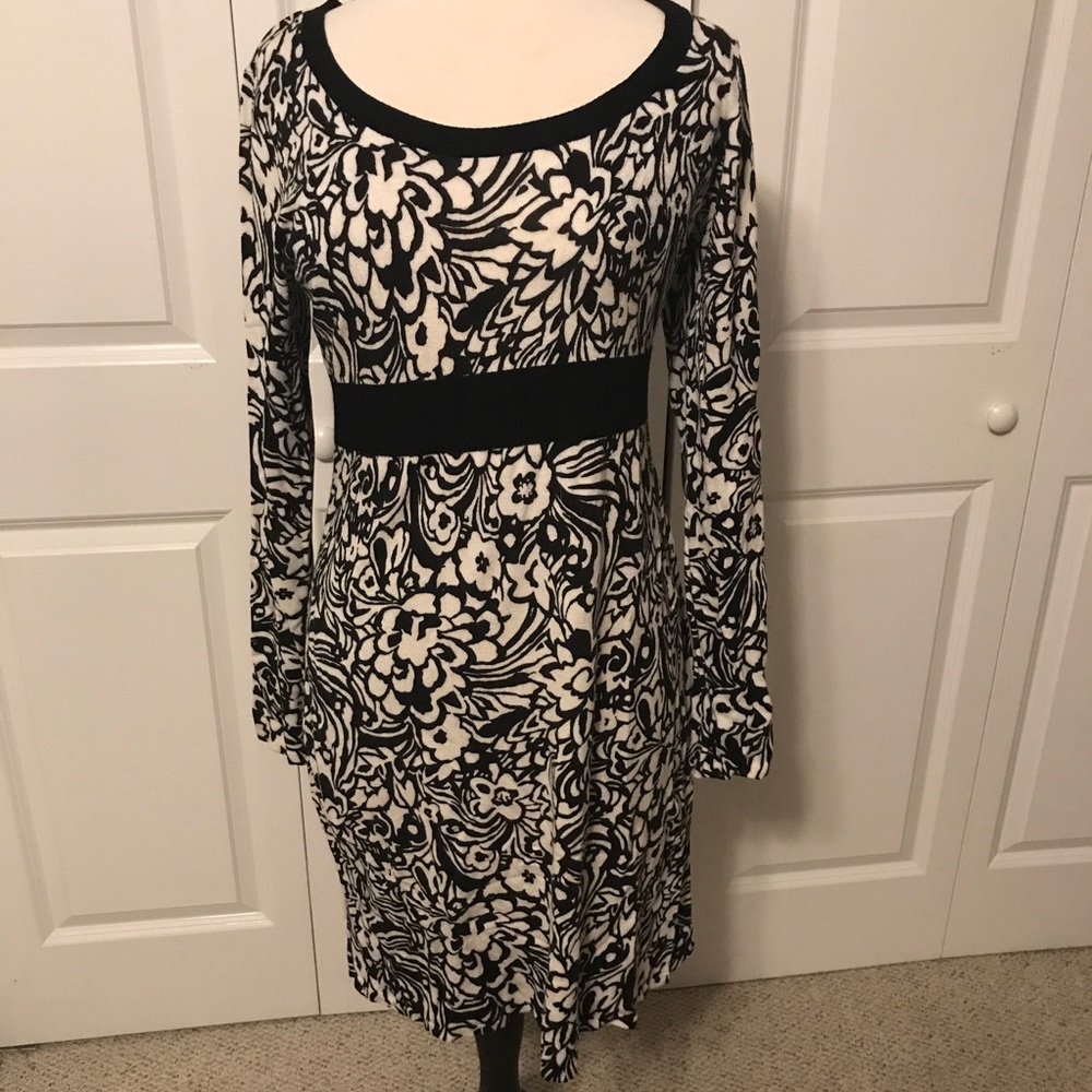 Black and white floral sweater dress long sleeve