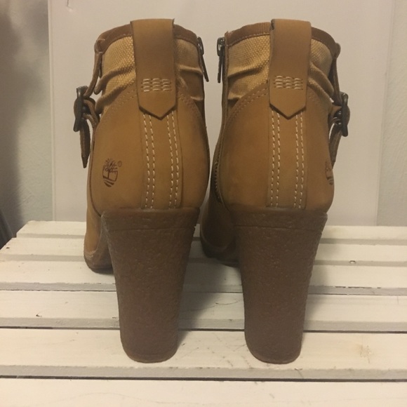 Boots - Picture 3 of 4