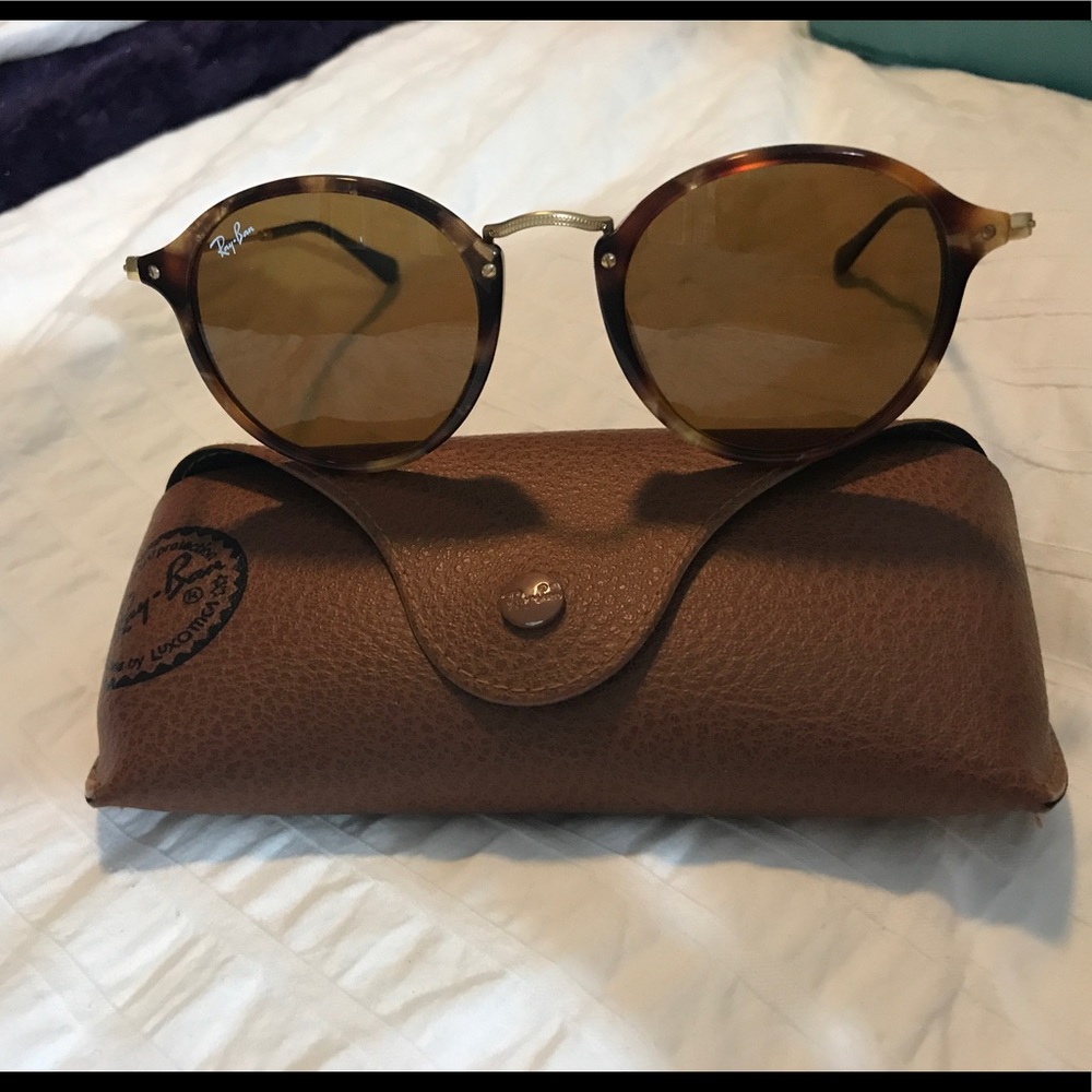 Ray-Bans - like new condition!