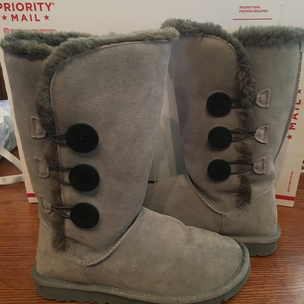 Women's UGG Triple Bailey Button Boots Size 9