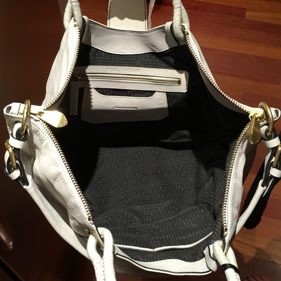 Pour La Victoire Venezia Satchel (White/Black) - Picture 4 of 5
