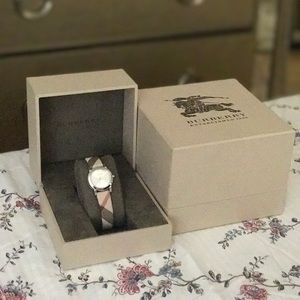 Burberry watch new in excellent condition