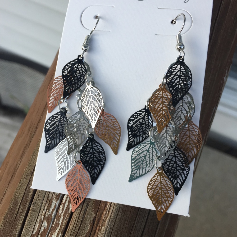 BOGO Dangle leaves earrings