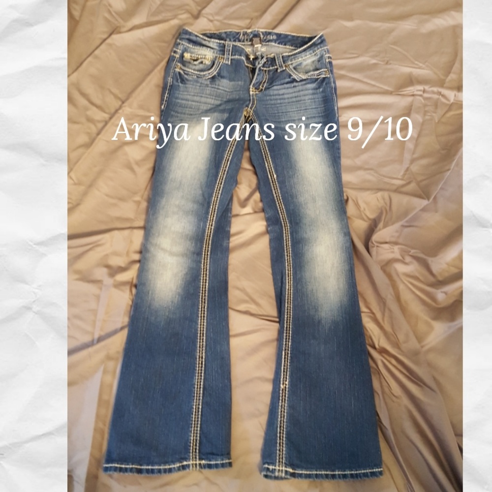 Ariya jeans