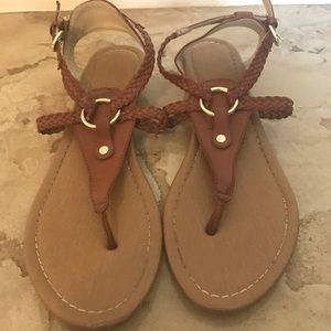 tan sandals.