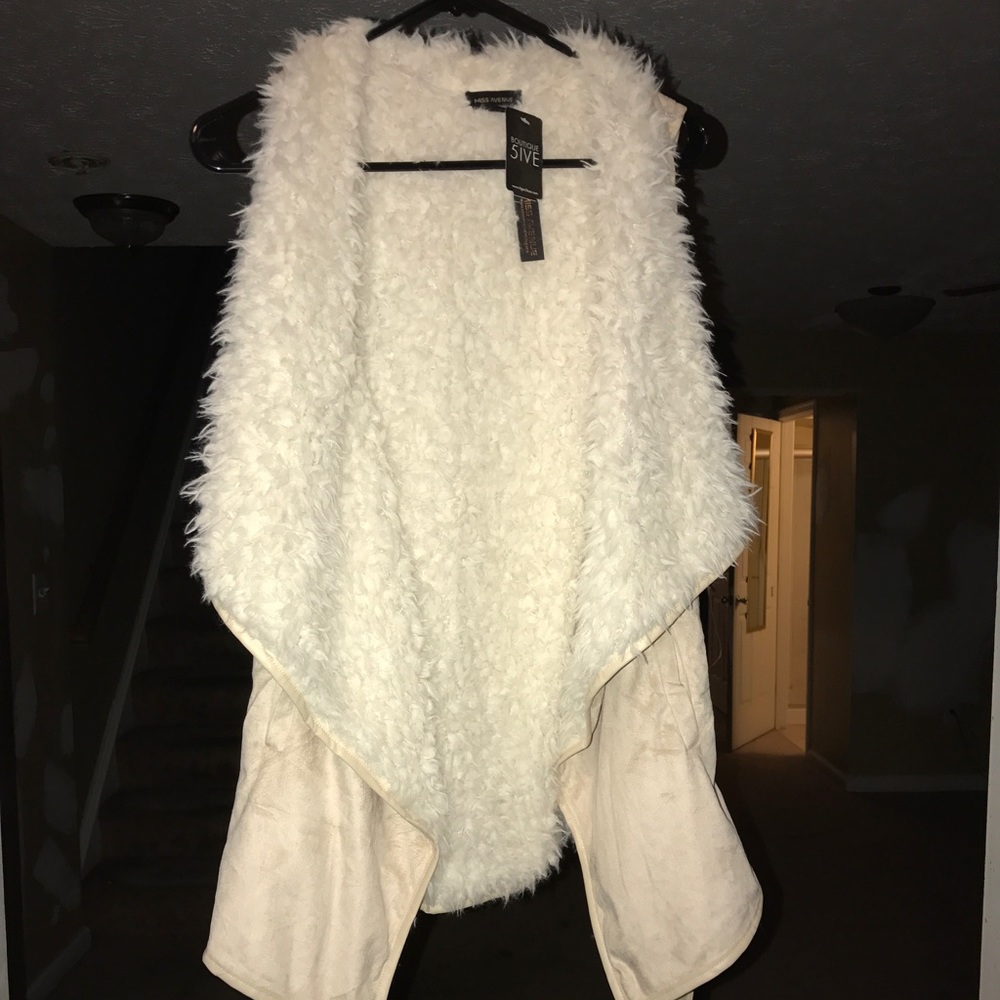 Fur tan/nude coat/ vest with leather belt