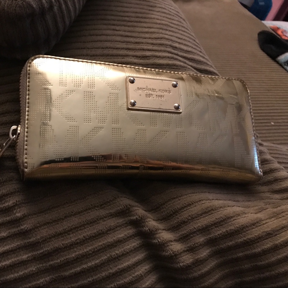 🎊sale🎊 Gold Michael Kors wallet