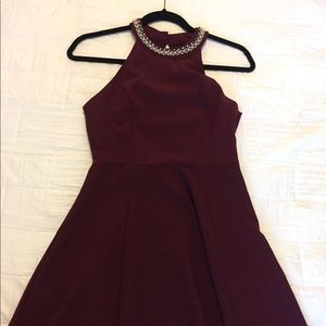 Burgundy halter collar dress