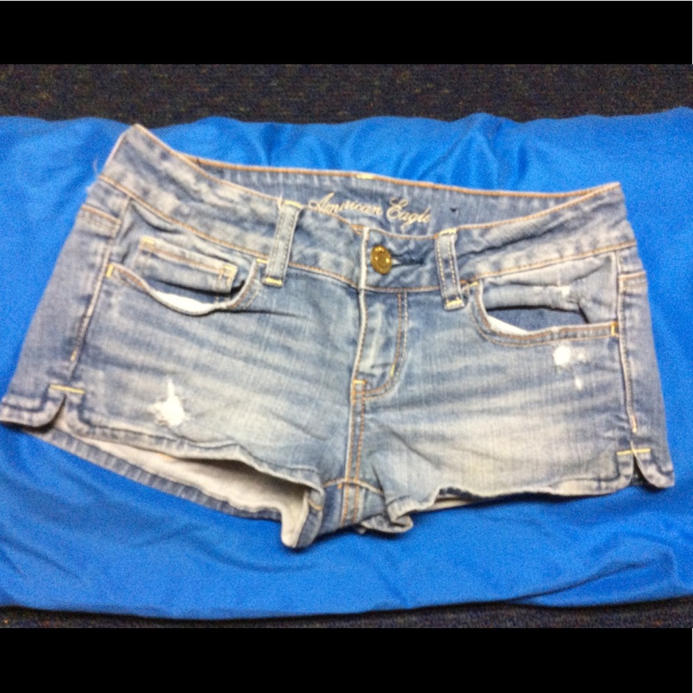 American Eagle jean shorts..size 0