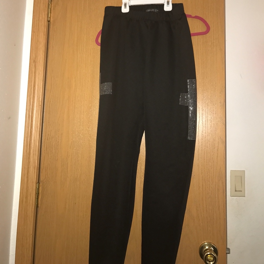 Forever 21 Plus Size cross Legging