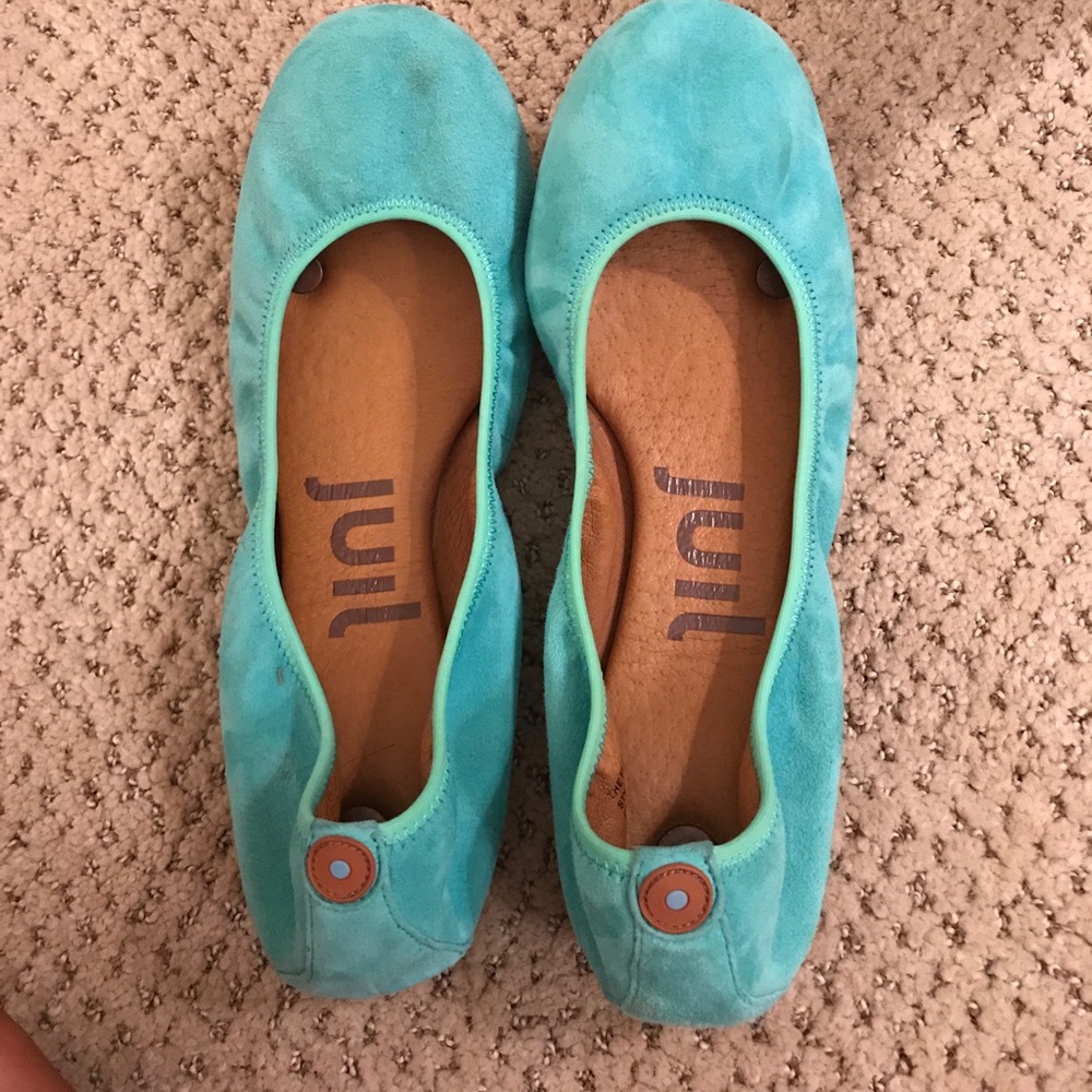 size 8 suede blue juil flats