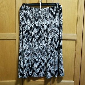 Excellent used condition dress barn skirt