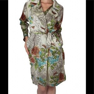 Oversized floral satin light coat.