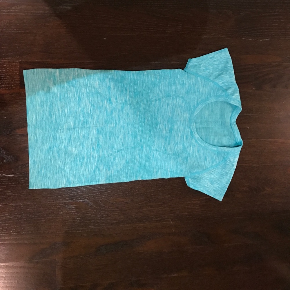 lululemon- swiftly tech short sleeve crew size 2