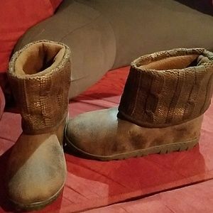 AVON brown size 8 boots