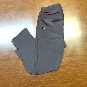 ✨Crop Charcoal Grey Under Amour Workout Leggings