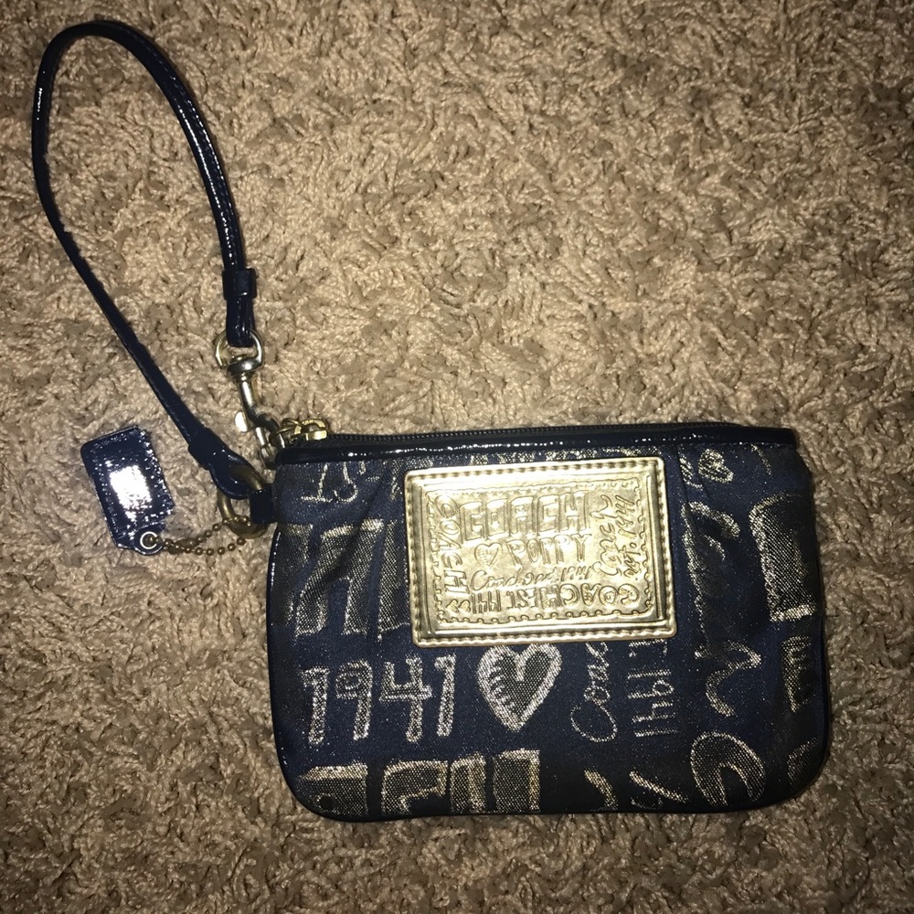 Coach Poppy Wristlet