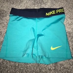 Nike pro short