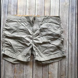 No Boundaries Khaki Shorts Size 17