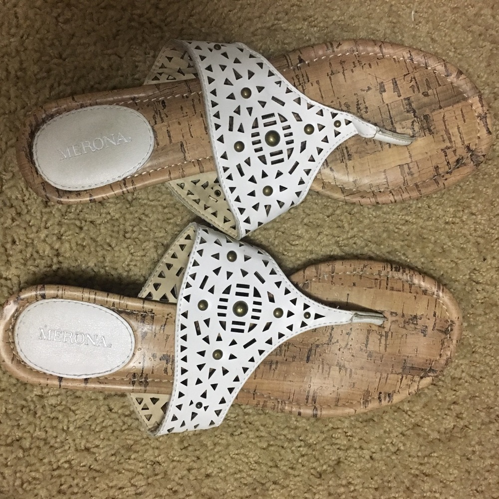 Merona white flip flops