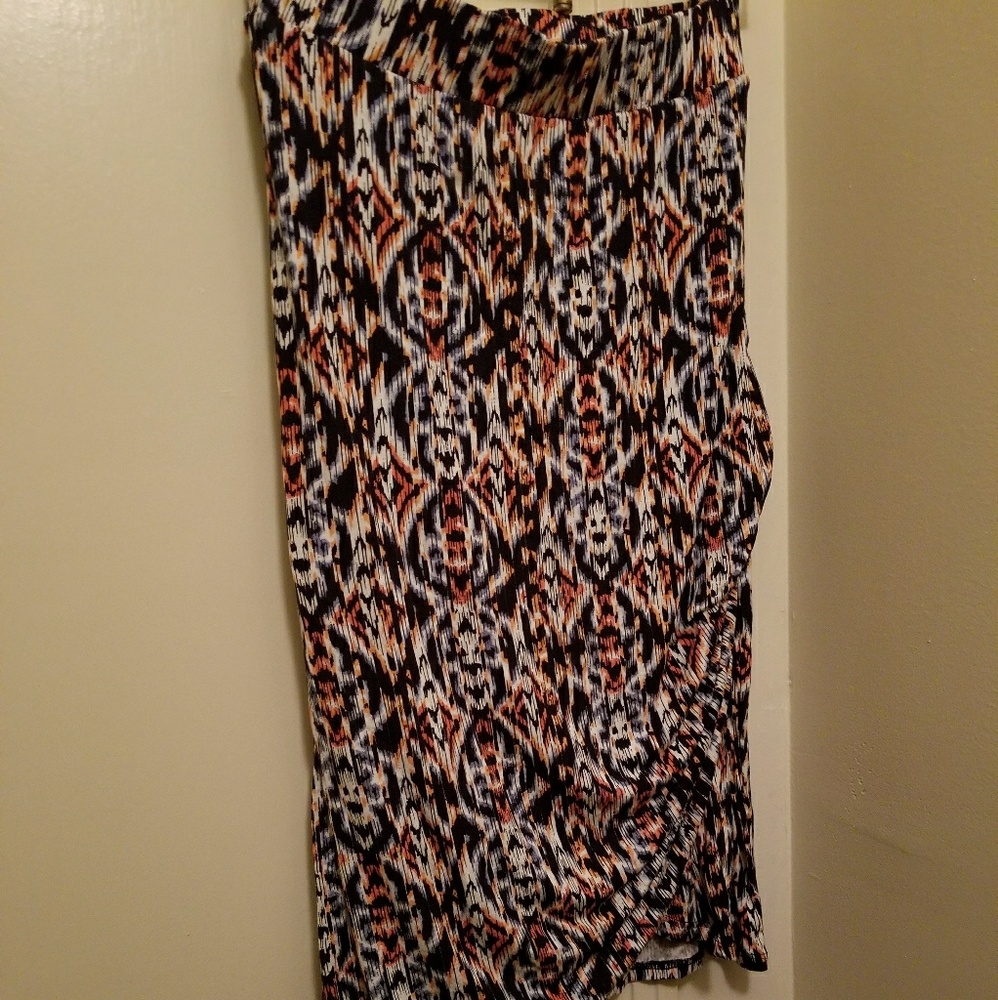 Skirt with side gather