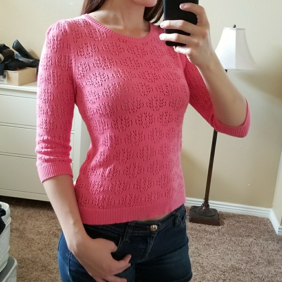 H&M Tops - H&M pink knit top size Small