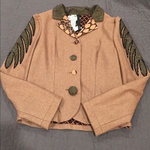 Vintage looking blazer with cute design!