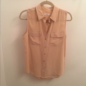 Equipment sleeveless blouse